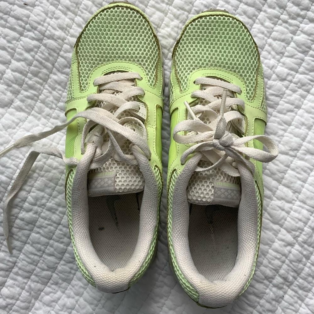 NIKE RUNNING SHOES - Picture 2 of 3